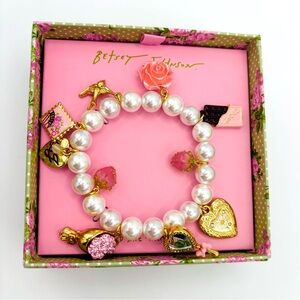 Betsey Johnson SWEETHEART SWOON SWEETHEART CHARM STRETCH BRACELET PINK